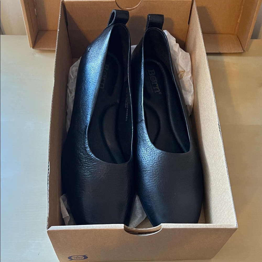 Born Women's Black Leather Flats